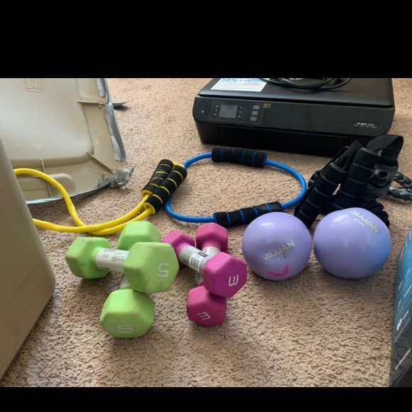 P90x and workout equipment. - Picture 3 of 4